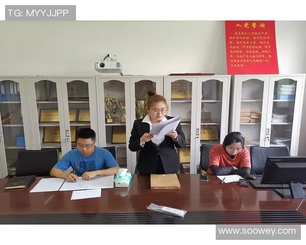 李国旭张耀坤徐晖全力支持大连队备战东北超级联赛展现团队精神与合作力量 李国旭张耀坤徐晖全力支持大连队备战东北超级联赛展现团队精神与合作力量